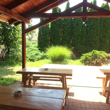 Vendégház árnyas *